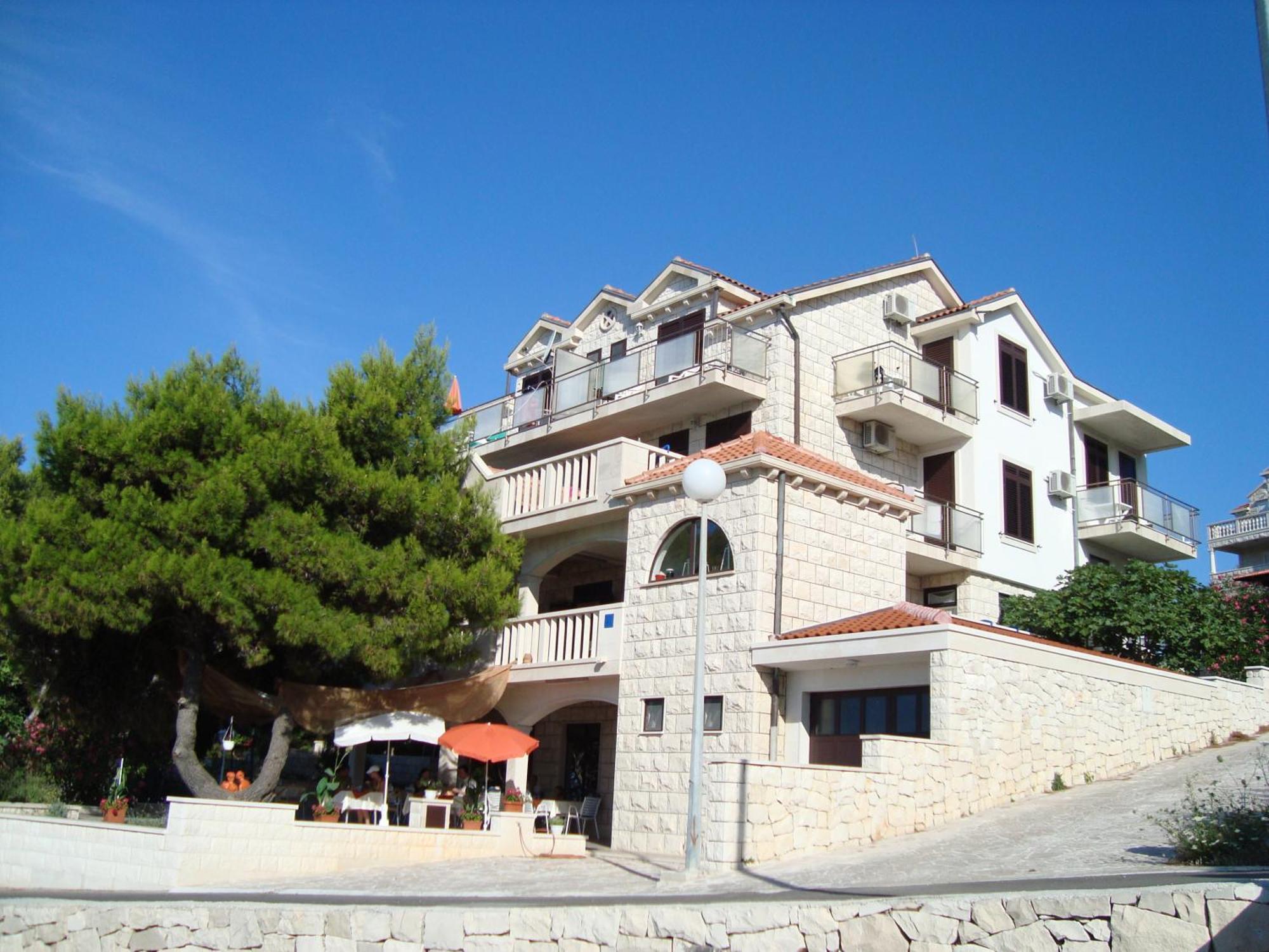 סומרטין Villa Adagio Apartments מראה חיצוני תמונה